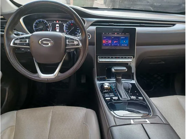 Car image 16