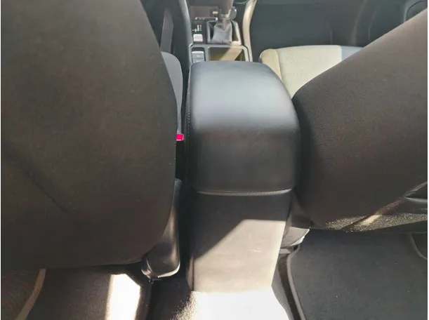 Car image 37