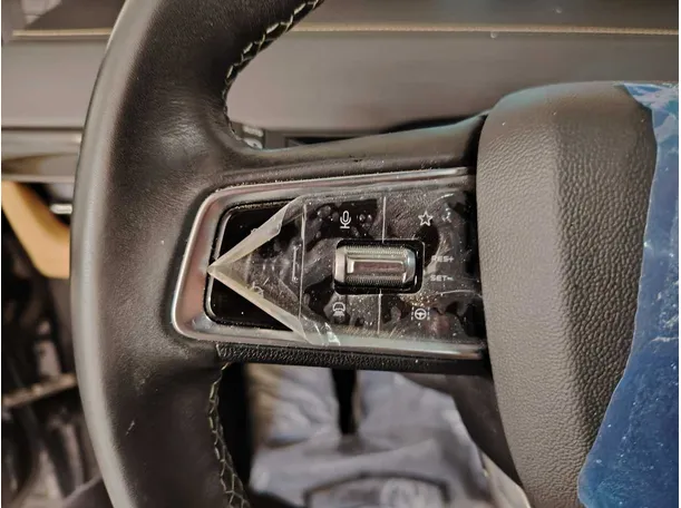 Car image 40