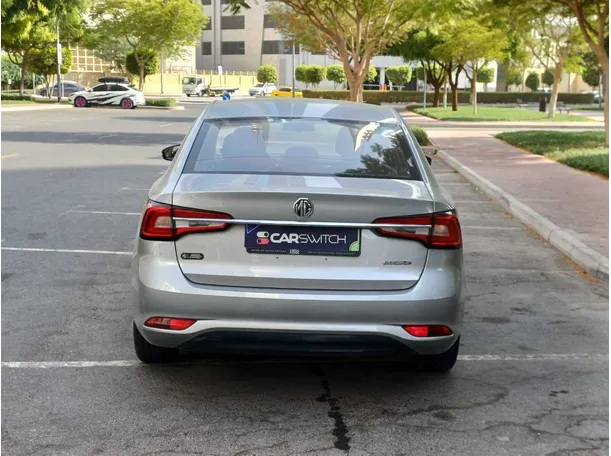 Car image 6