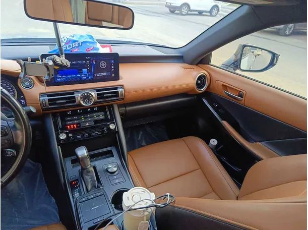 Car image 23
