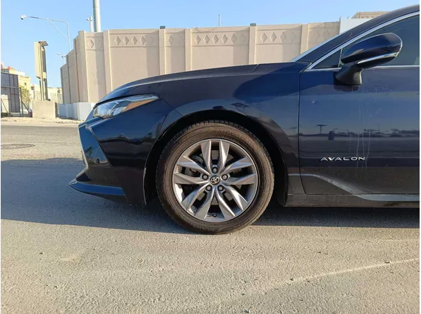 Car image 11