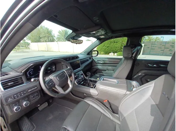Car image 11