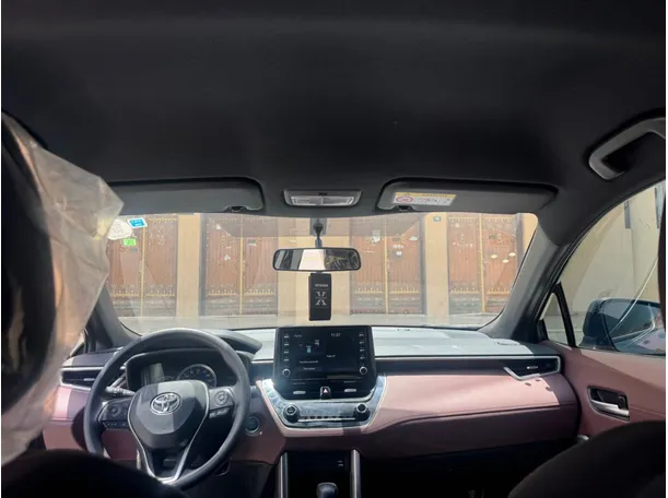 Car image 14