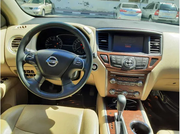 Car image 16