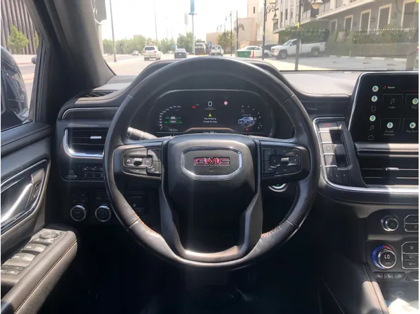 Car image 19