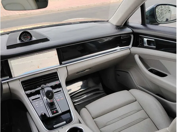 Car image 24