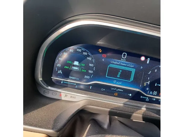 Car image 18