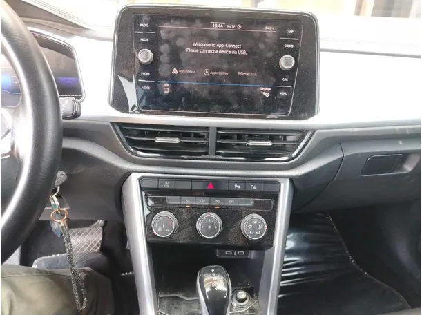 Car image 24