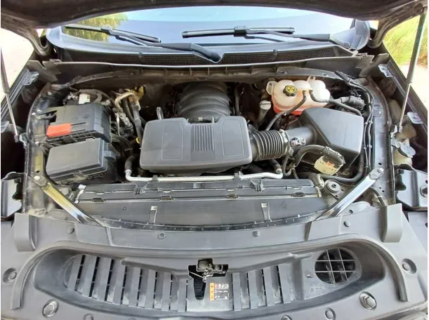 Car image 17