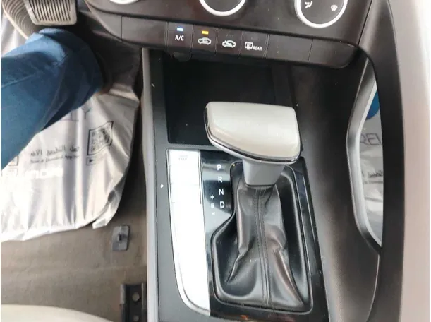 Car image 24
