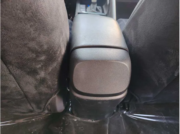 Car image 36