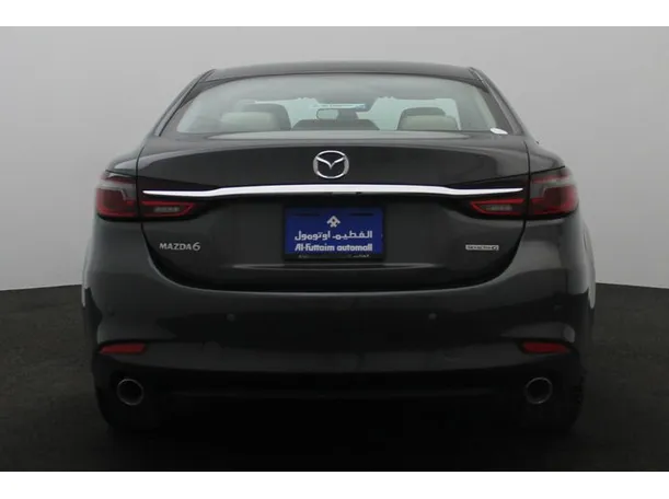 Car image 12