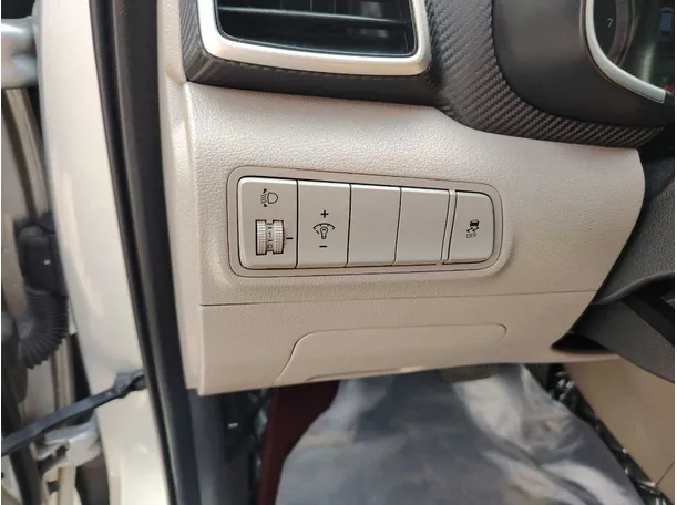 Car image 33