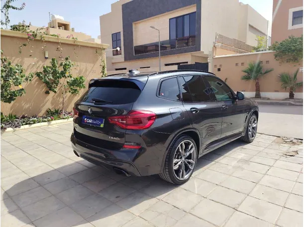 Car image 5