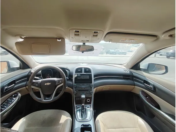 Car image 19