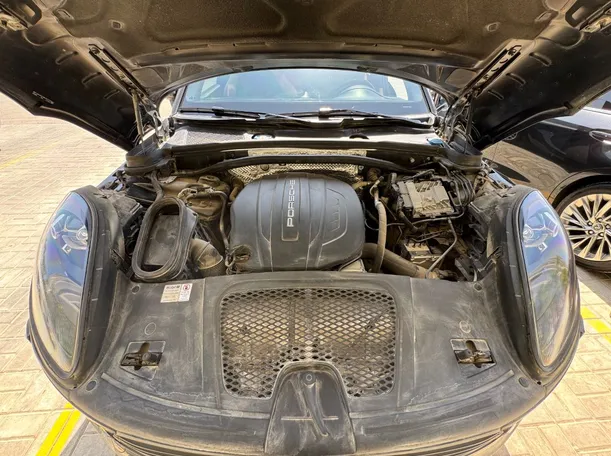 Car image 27