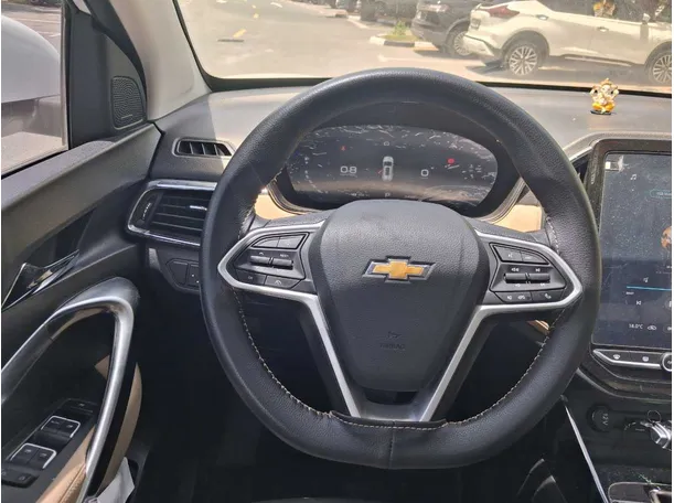 Car image 18