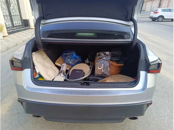 Car image 32
