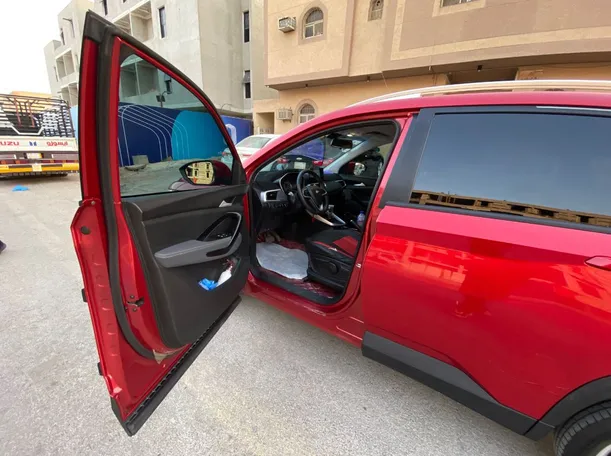 Car image 10