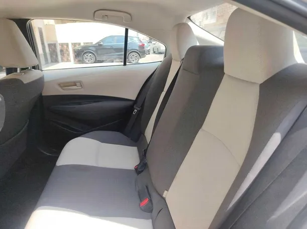Car image 18