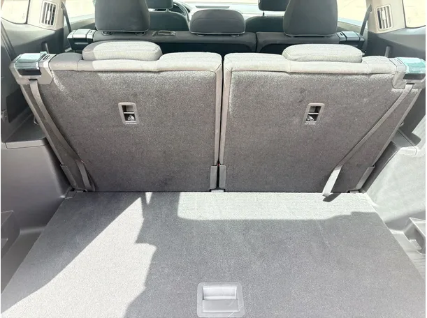 Car image 27