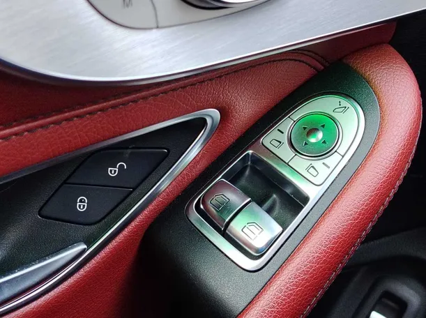 Car image 33