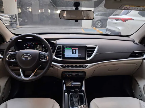 Car image 15