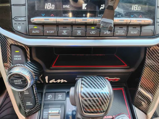 Car image 21