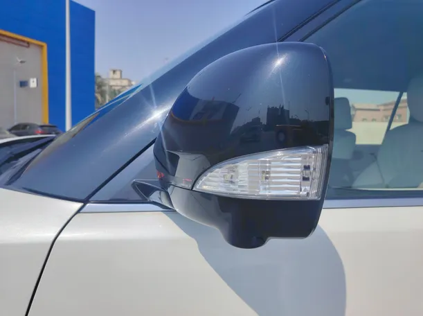 Car image 38