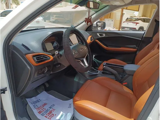 Car image 11