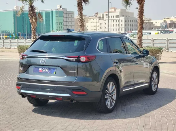 Car image 5
