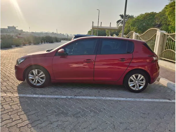 Car image 4