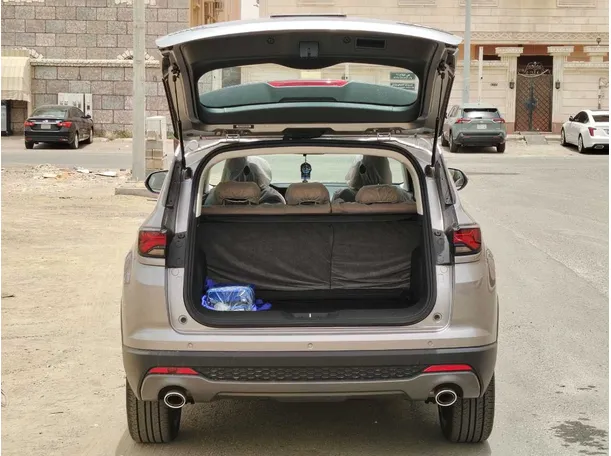 Car image 25