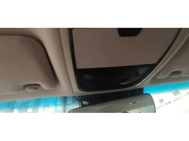 Car image 34