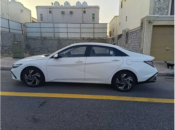 Car image 8