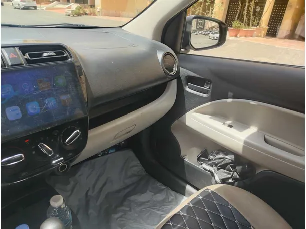 Car image 32