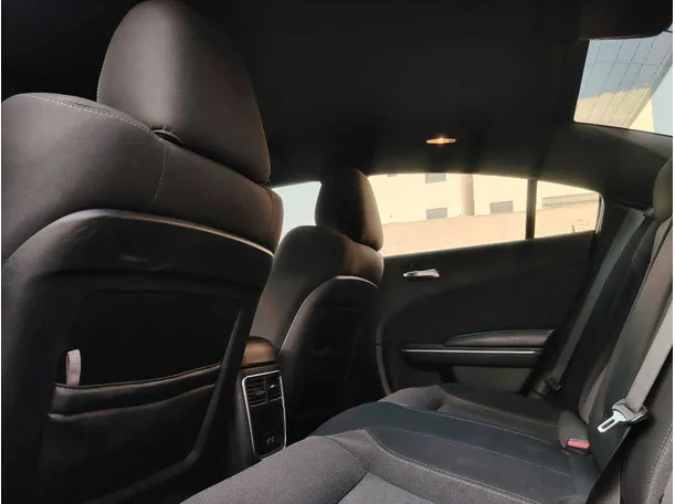Car image 18