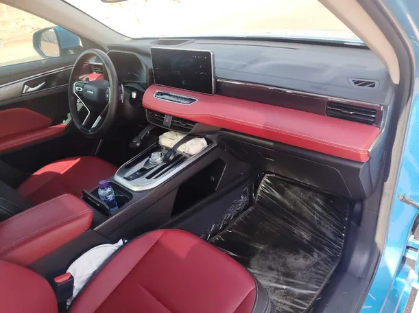 Car image 13