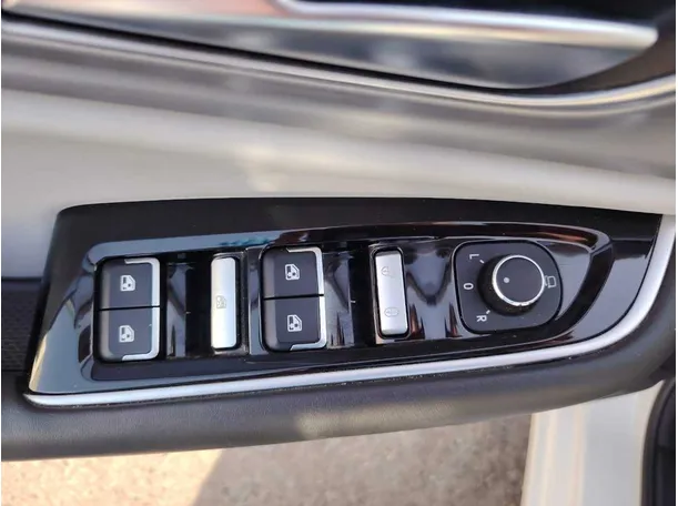 Car image 39