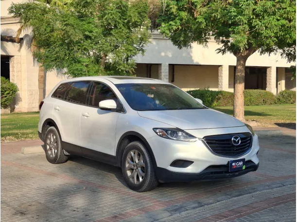 Car image 4