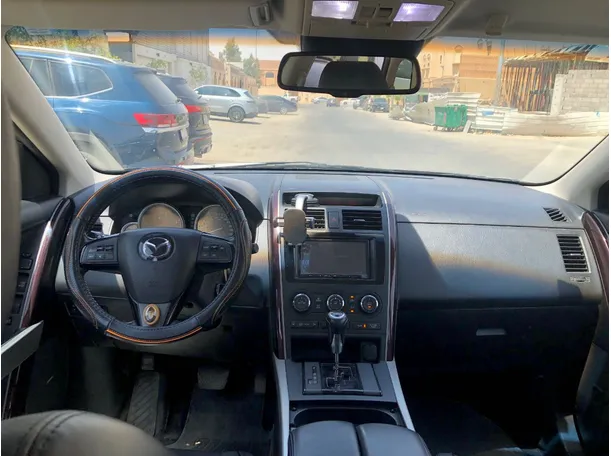 Car image 18