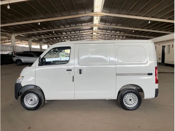 Car image 8
