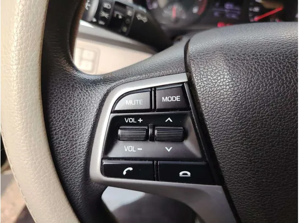 Car image 34