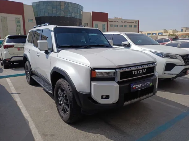 Car image 4