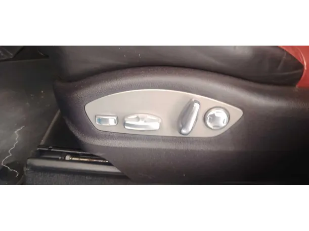 Car image 29
