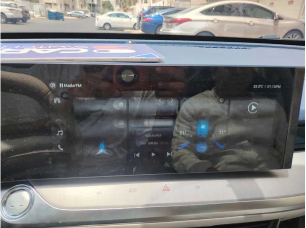Car image 27
