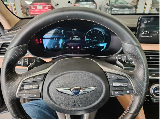 Car image 27
