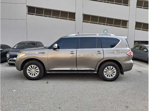Car image 8