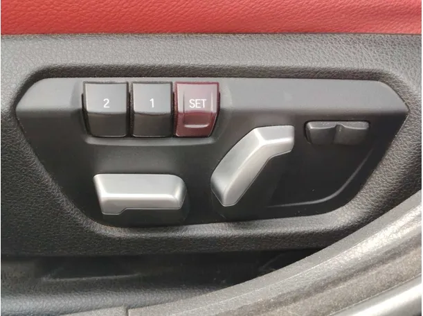 Car image 27